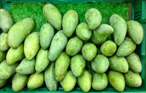 green mangoes